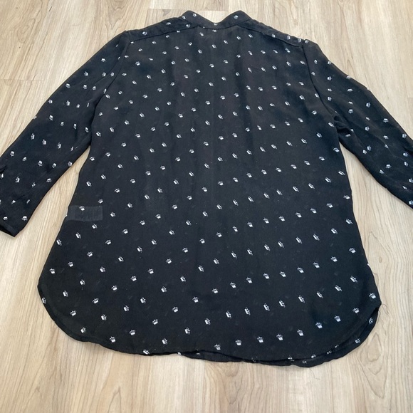 *Free with purchase!* Dynamite Blouse - Picture 6 of 9